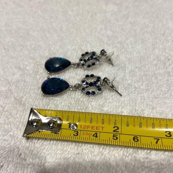 Old Hollywood Style Crystal Teardrop Statement Necklace Dangle Earrings Set - Picture 12 of 12